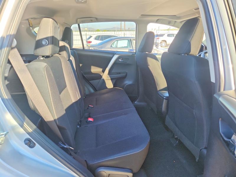 Photo 11 from auction – 2015 TOYOTA RAV4 with VIN JTMRFREV1FD159853