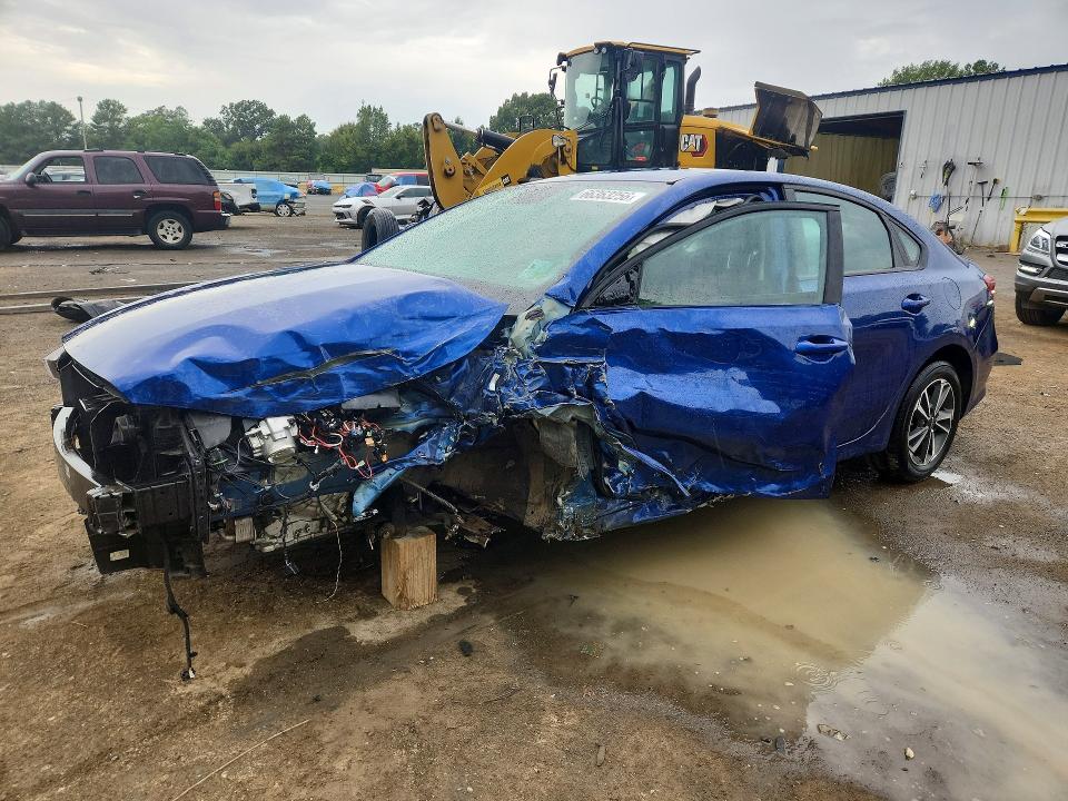 KIA FORTE 2023 with VIN 3KPF24AD6PE661062 - Photo from auction