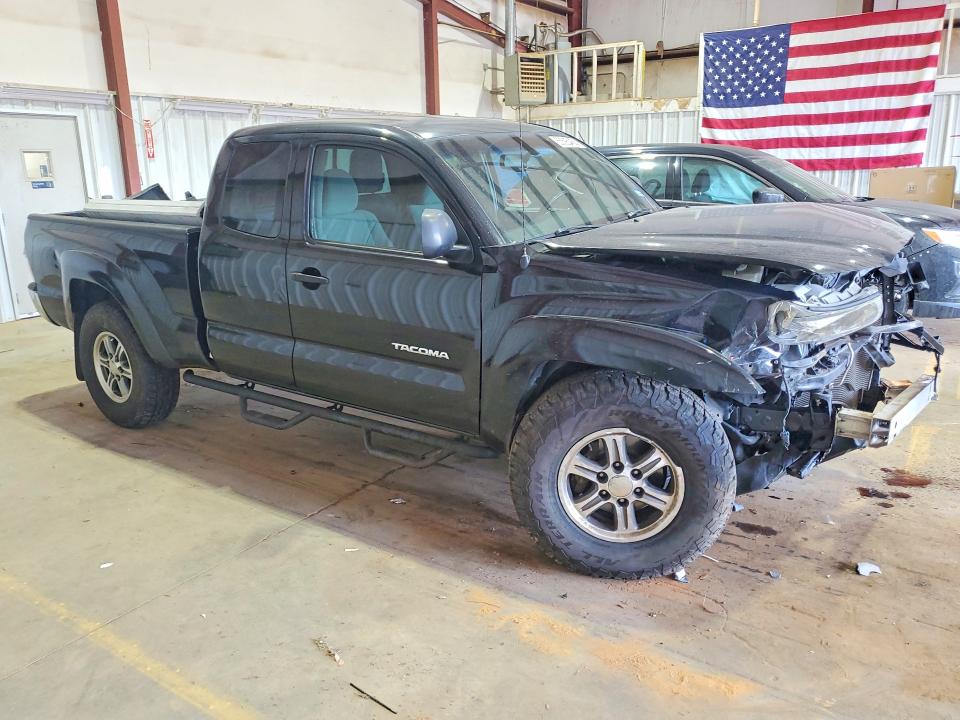 Снимка 4 от търг – 2011 TOYOTA TACOMA с VIN 5TFTU4GN2BX006421