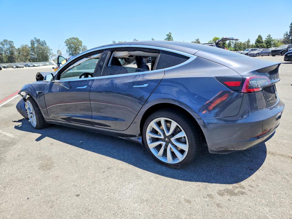 صورة رقم 2 من المزاد - 2018 TESLA MODEL 3 مع VIN 5YJ3E1EA1JF059499