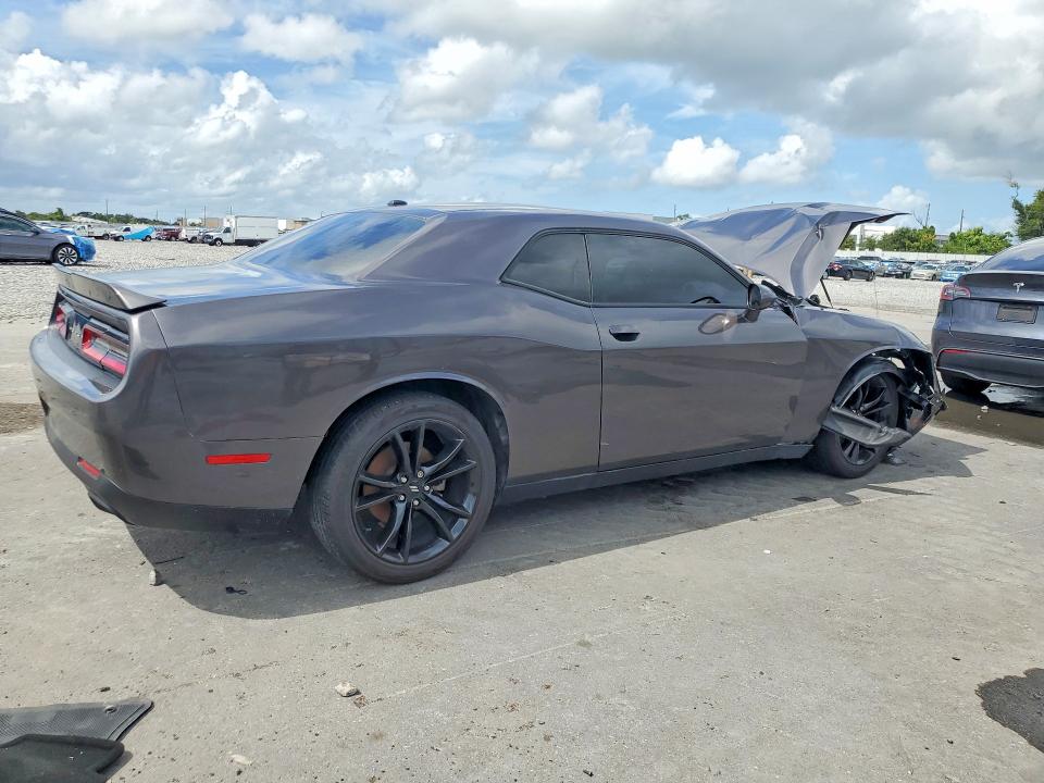Photo 3 from auction – 2021 DODGE CHALLENGER with VIN 2C3CDZAG1MH568247