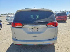 Photo 6 from auction – 2020 CHRYSLER PACIFICA with VIN 2C4RC1N71LR124573