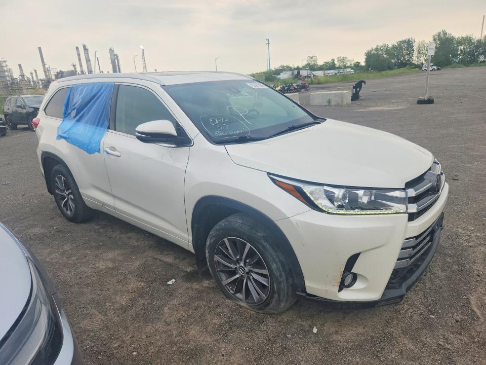 Photo 4 from auction – 2018 TOYOTA HIGHLANDER with VIN 5TDJZRFHXJS534066