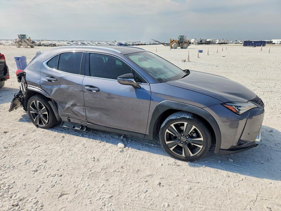 Photo 4 from auction – 2020 LEXUS UX with VIN JTHP9JBH0L2025775
