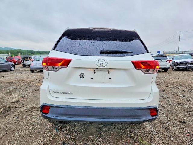 Photo 6 from auction – 2019 TOYOTA HIGHLANDER with VIN 5TDZARFH1KS057362