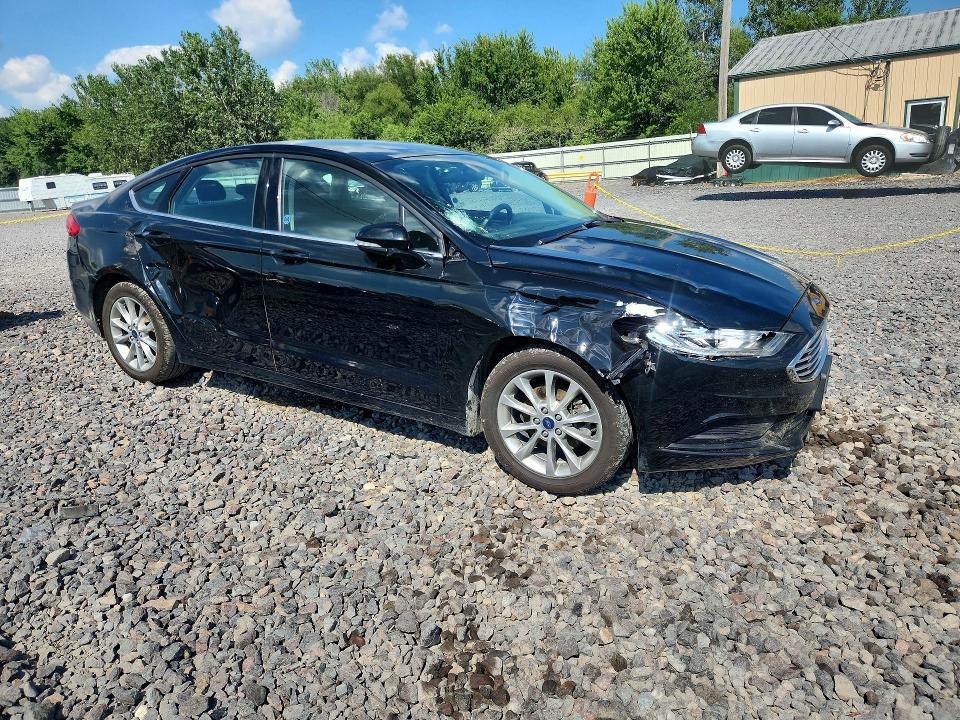 Photo 4 from auction – 2017 FORD FUSION with VIN 3FA6P0H77HR333546