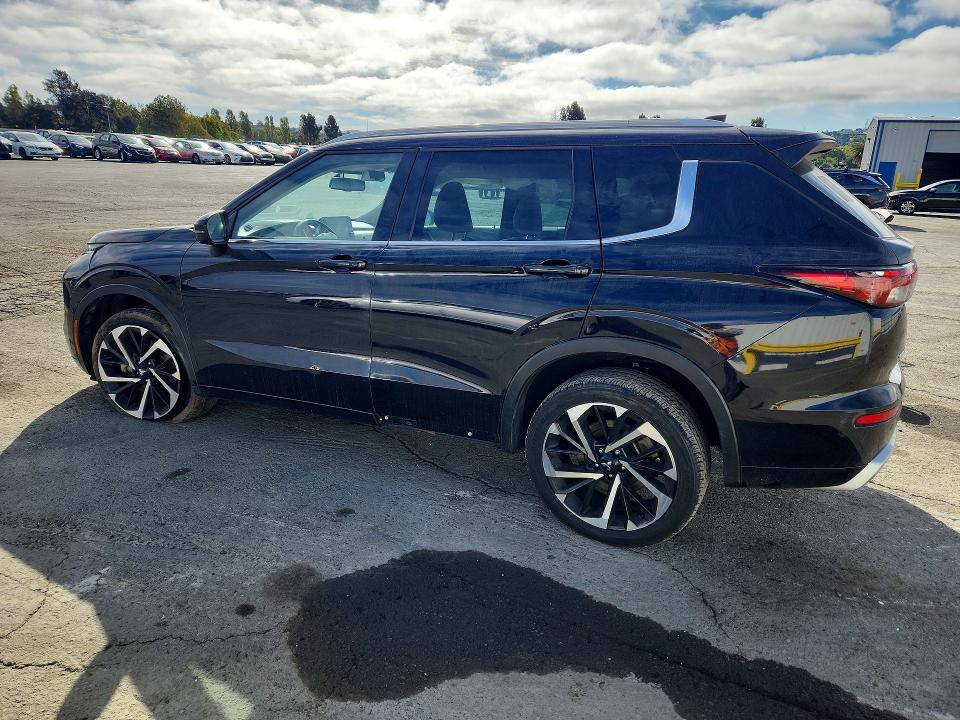 Photo 2 from auction – 2022 MITSUBISHI OUTLANDER with VIN JA4J4VA82NZ080814
