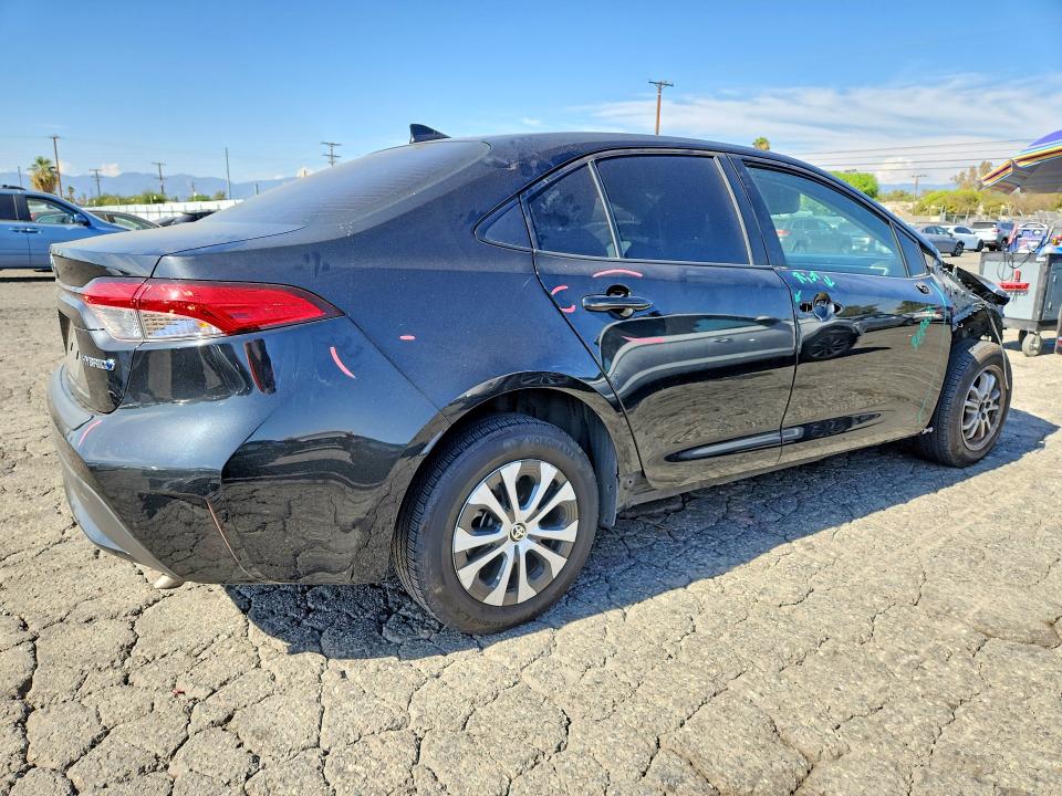 Photo 3 from auction – 2022 TOYOTA COROLLA with VIN JTDEAMDE3NJ052496