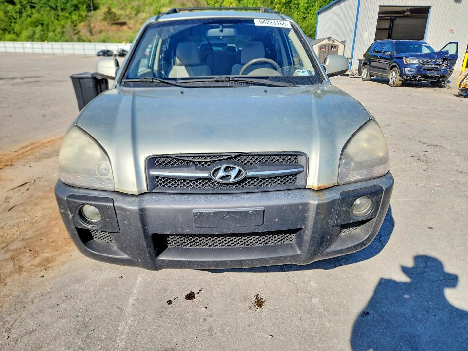 Photo 5 from auction – 2008 HYUNDAI TUCSON with VIN KM8JN72D38U818174