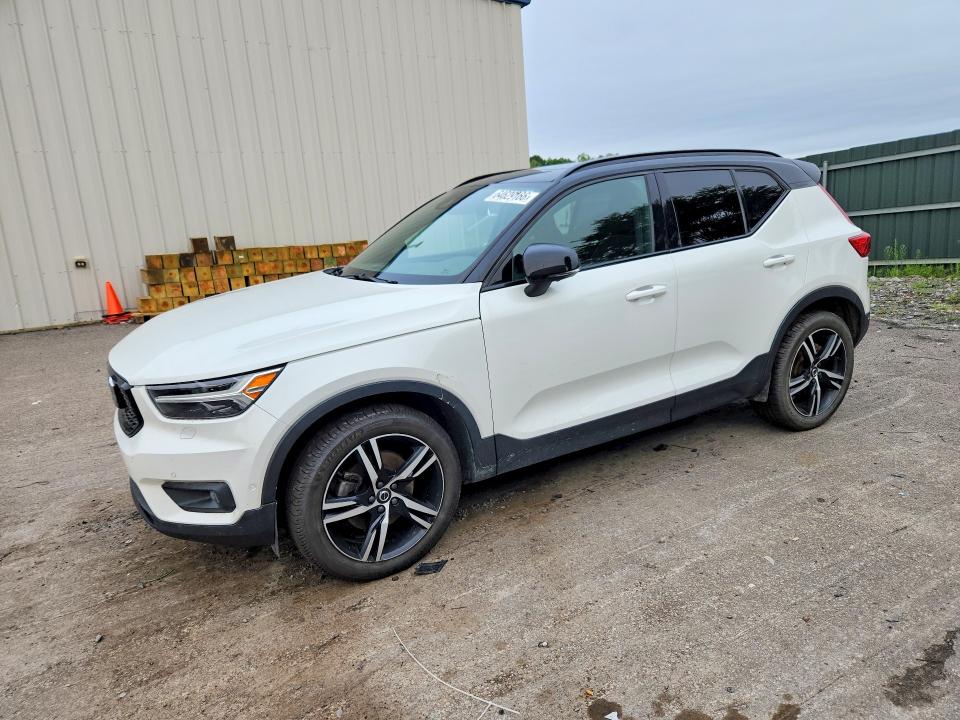 2019 VOLVO XC40