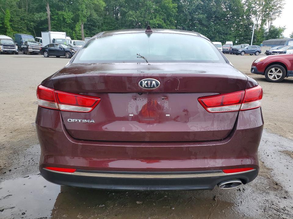 Photo 6 from auction – 2017 KIA OPTIMA with VIN 5XXGT4L35HG139960