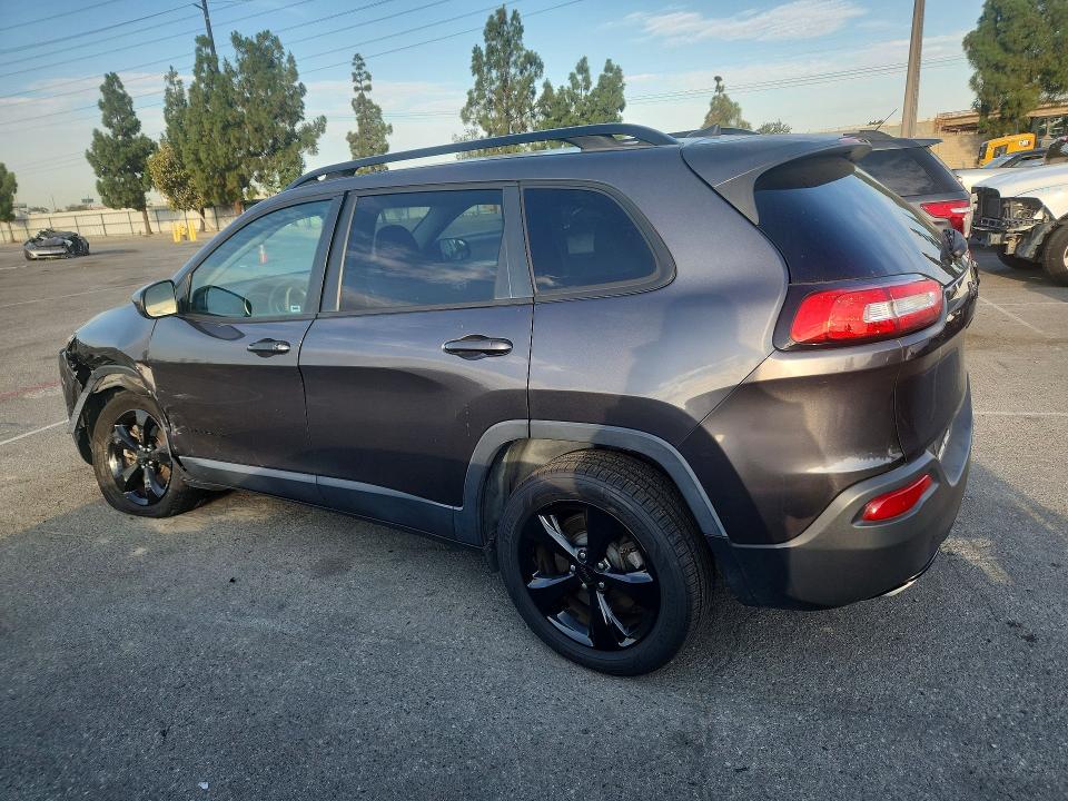 Photo 2 from auction – 2018 JEEP CHEROKEE with VIN 1C4PJLCX5JD527855