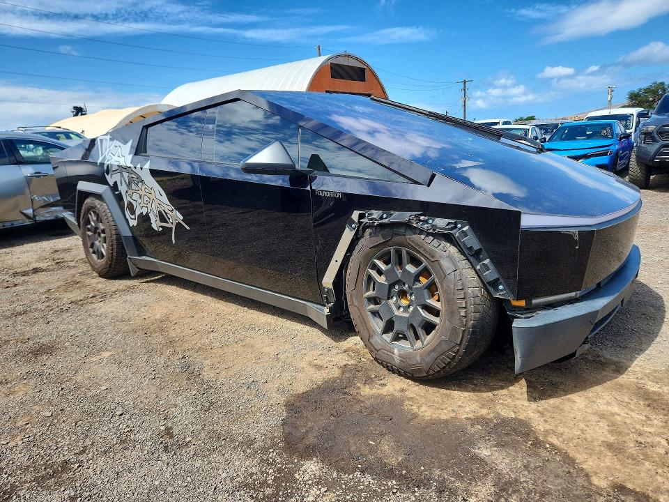 Photo 4 from auction – 2024 TESLA CYBERTRUCK with VIN 7G2CEHEE2RA026531