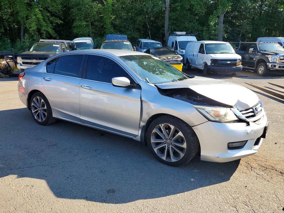 Photo 4 from auction – 2014 HONDA ACCORD with VIN 1HGCR2F5XEA043460
