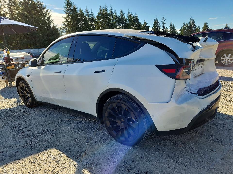 Photo 2 from auction – 2022 TESLA MODEL Y with VIN 7SAYGAEE4NF491998