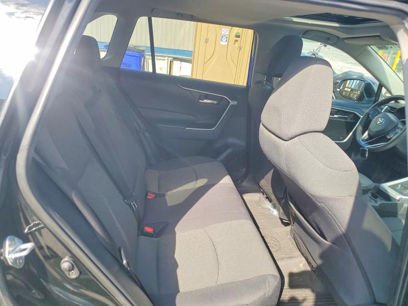 Zdjęcie 11 z aukcji – 2021 TOYOTA RAV4 z VIN 2T3P1RFV5MC217629