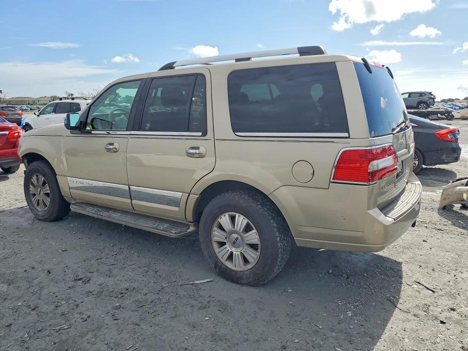 Photo 2 from auction – 2007 LINCOLN NAVIGATOR with VIN 5LMFU27557LJ13052