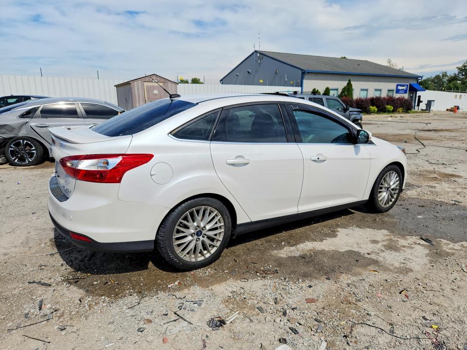Photo 3 from auction – 2014 FORD FOCUS with VIN 1FADP3J2XEL405082