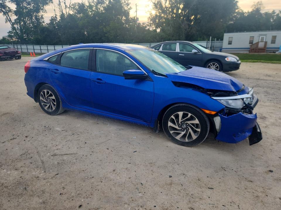 Photo 4 from auction – 2017 HONDA CIVIC with VIN 19XFC2F71HE008466