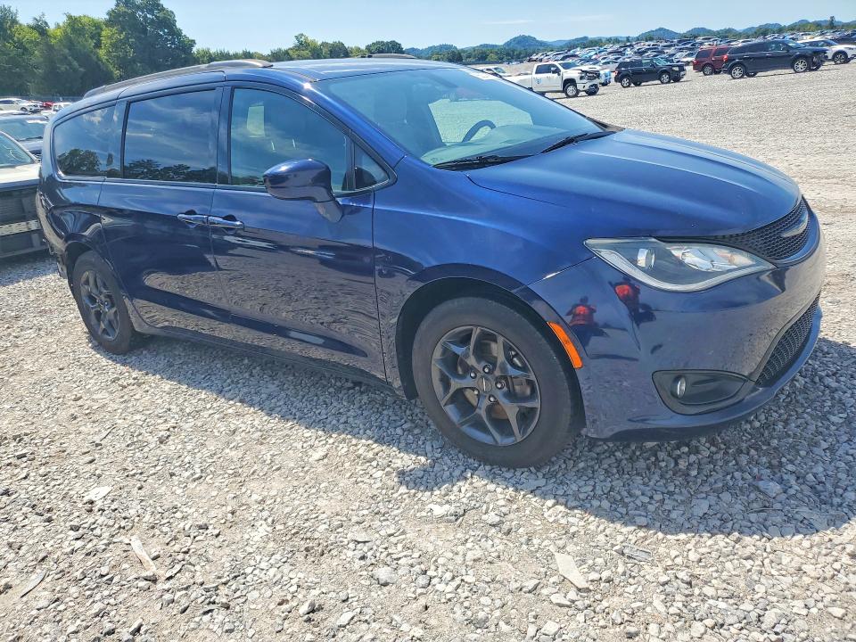 Photo 4 from auction – 2018 CHRYSLER PACIFICA with VIN 2C4RC1BG3JR352592