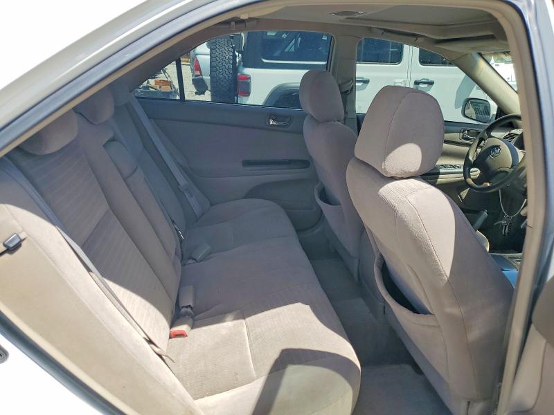 Photo 10 from auction – 2005 TOYOTA CAMRY with VIN 4T1BE32K15U404284