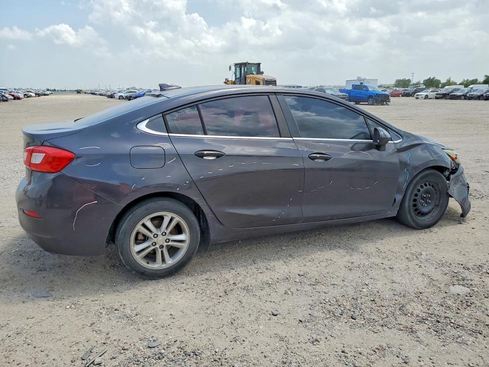 Photo 3 from auction – 2017 CHEVROLET CRUZE with VIN 1G1BE5SM2H7196459