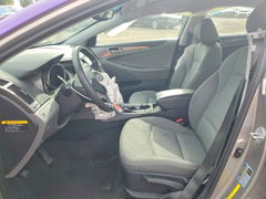 Photo 7 from auction – 2013 HYUNDAI SONATA with VIN KMHEC4A43DA085062