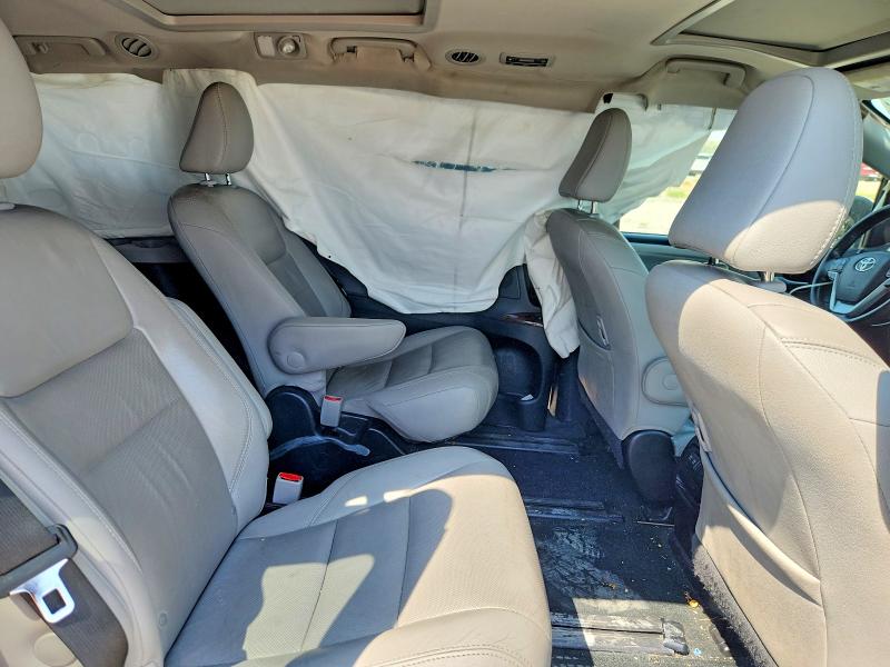 Photo 11 from auction – 2018 TOYOTA SIENNA with VIN 5TDDZ3DC1JS191939