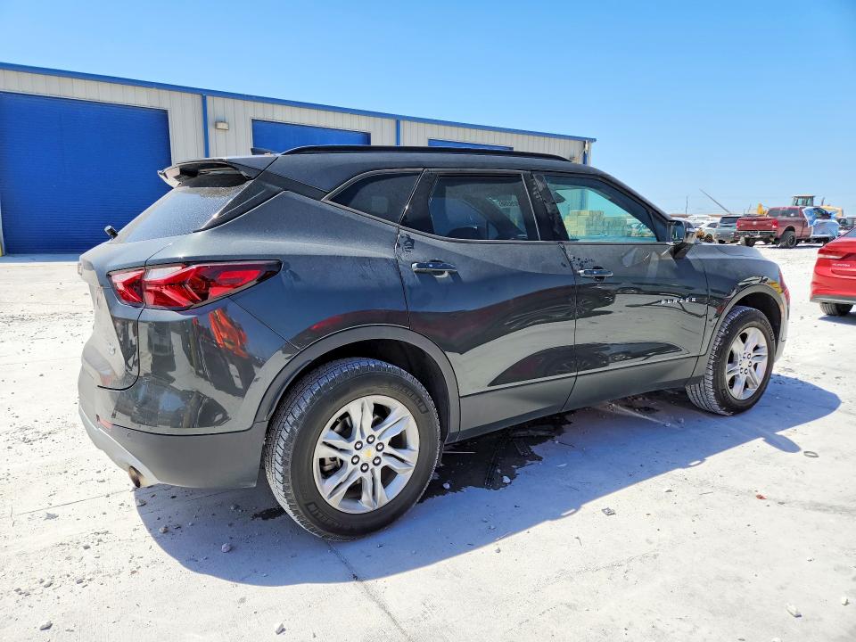 Photo 3 from auction – 2020 CHEVROLET BLAZER with VIN 3GNKBBRAXLS544861