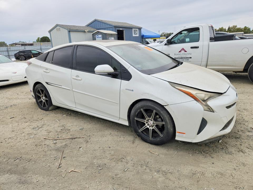 Photo 4 from auction – 2016 TOYOTA PRIUS with VIN JTDKARFU2G3004726