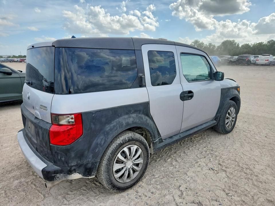 Photo 3 from auction – 2005 HONDA ELEMENT with VIN 5J6YH18305L004260