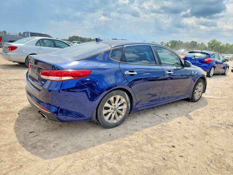 Photo 3 from auction – 2016 KIA OPTIMA with VIN 5XXGU4L38GG073027