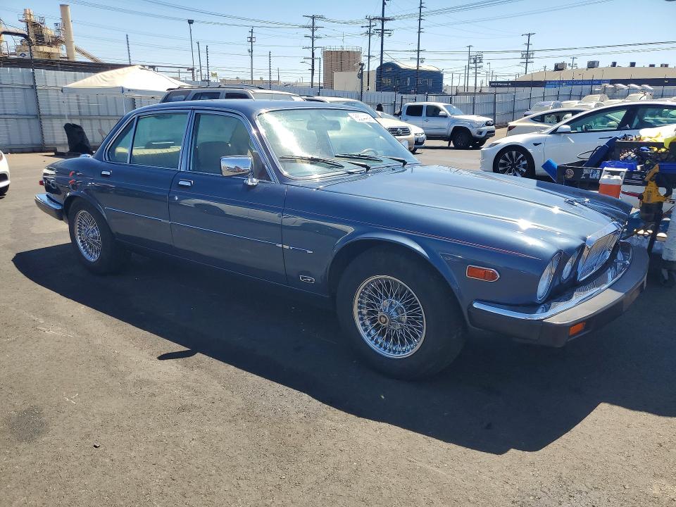 Photo 4 from auction – 1987 JAGUAR XJ6 with VIN SAJAV1347HC461900