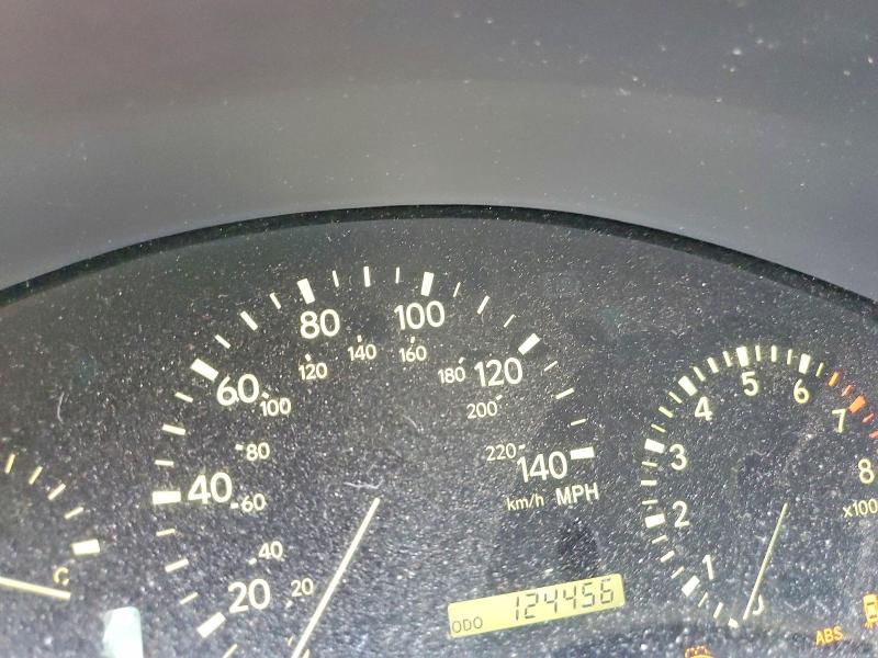 Photo 9 from auction – 2000 LEXUS RX with VIN JT6HF10U6Y0132497