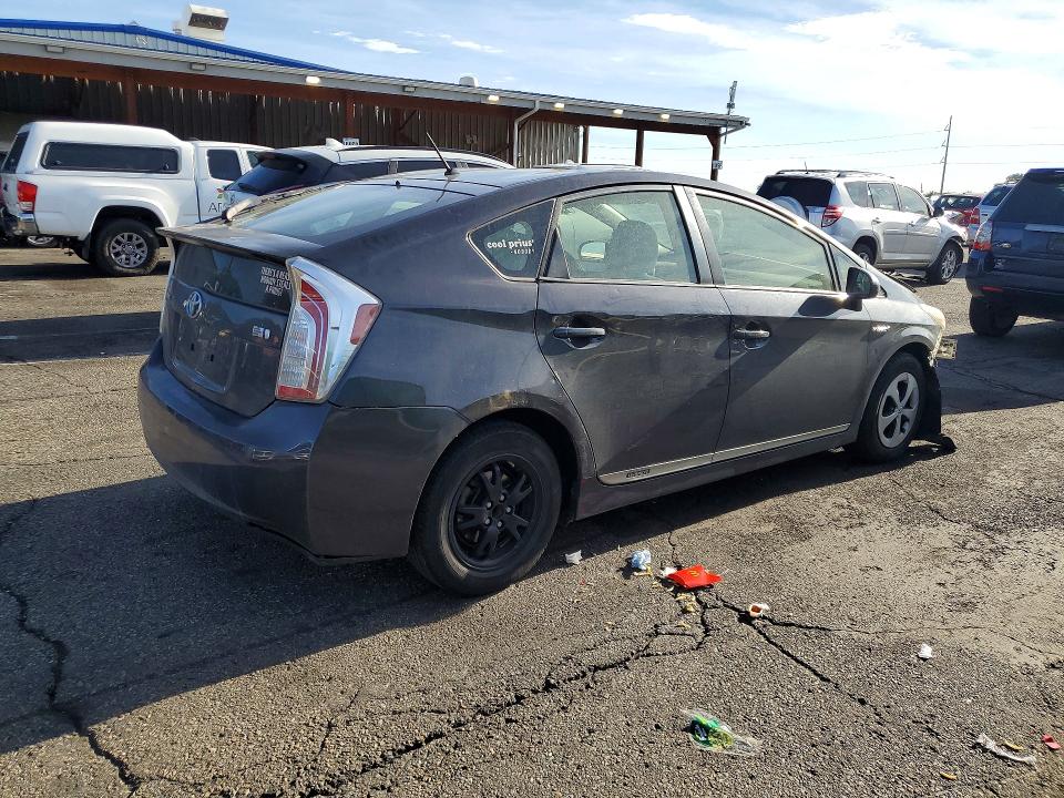 Photo 3 from auction – 2014 TOYOTA PRIUS with VIN JTDKN3DU2E0385383