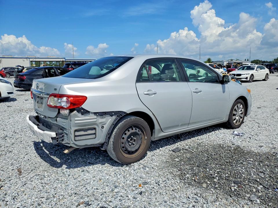 Photo 3 from auction – 2013 TOYOTA COROLLA with VIN 2T1BU4EE7DC997759