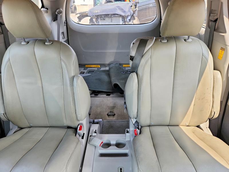 Photo 10 from auction – 2014 TOYOTA SIENNA with VIN 5TDKK3DC6ES503965