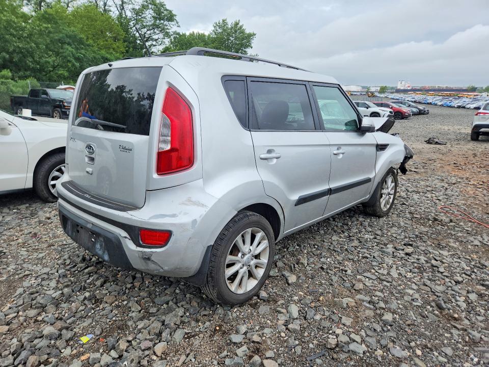 Photo 3 from auction – 2012 KIA SOUL with VIN KNDJT2A6XC7363590