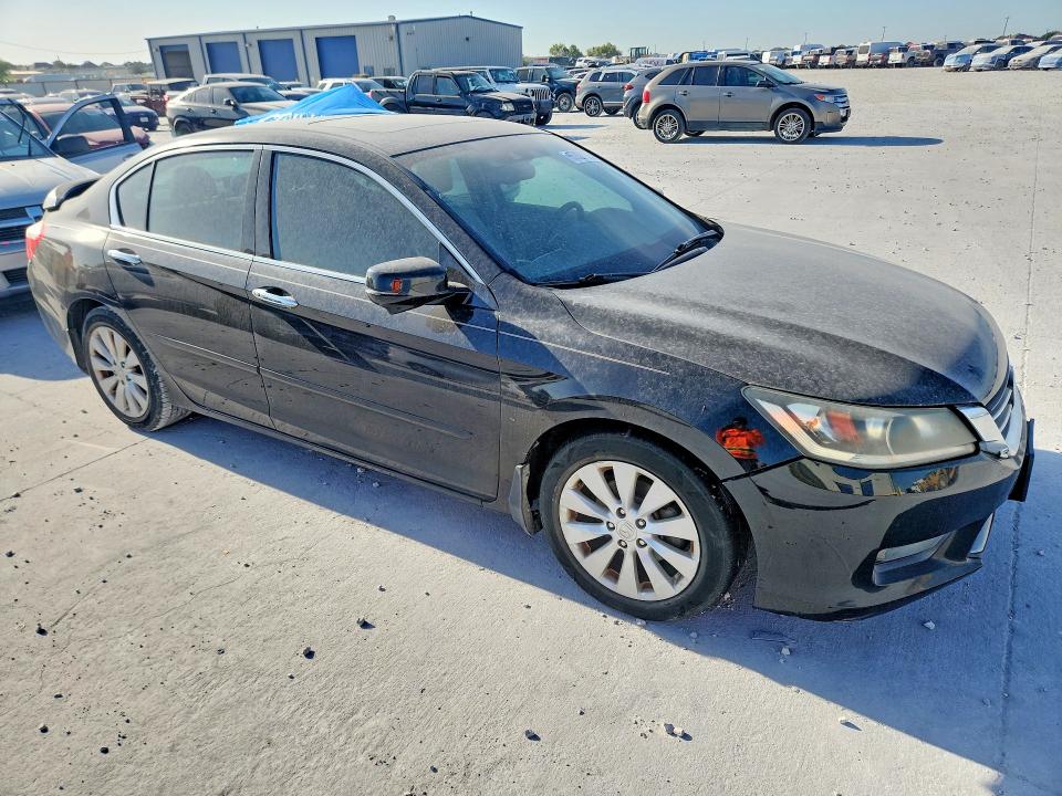 Photo 4 from auction – 2015 HONDA ACCORD with VIN 1HGCR3F89FA027073