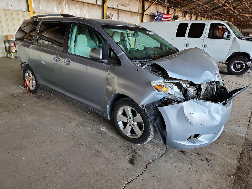 Photo 4 from auction – 2013 TOYOTA SIENNA with VIN 5TDKK3DC8DS356367