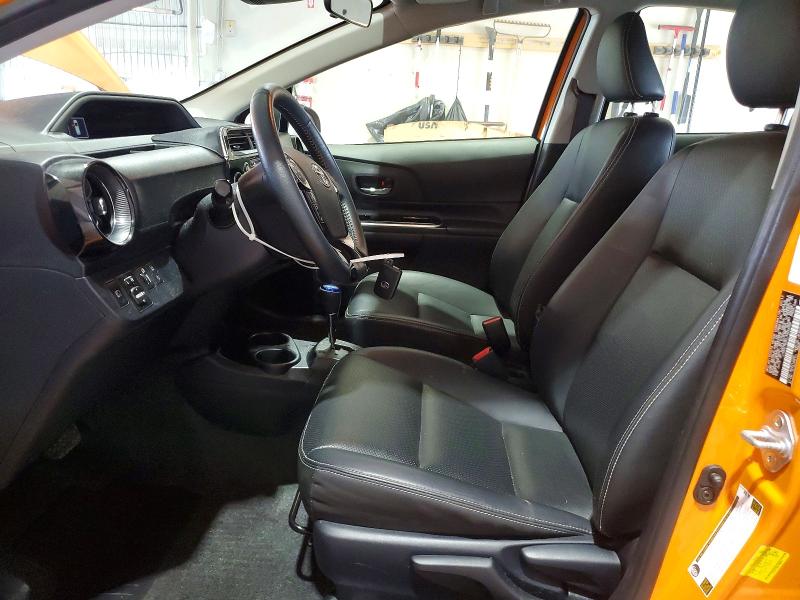 Фото 7 с аукциона – 2018 TOYOTA PRIUS C с VIN JTDKDTB30J1600034