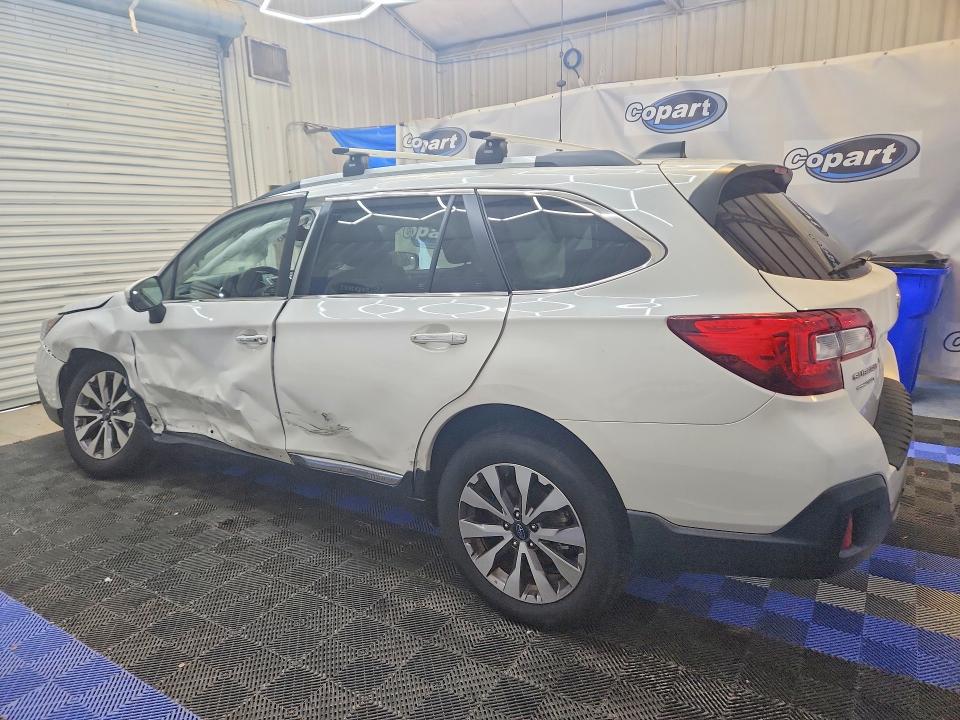 Photo 2 from auction – 2019 SUBARU OUTBACK with VIN 4S4BSATC2K3327754