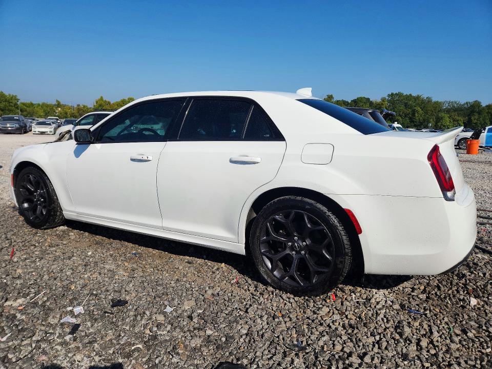 Photo 2 from auction – 2020 CHRYSLER 300 with VIN 2C3CCABTXLH178455