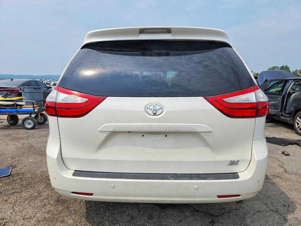 Photo 6 from auction – 2015 TOYOTA SIENNA with VIN 5TDDK3DCXFS121528