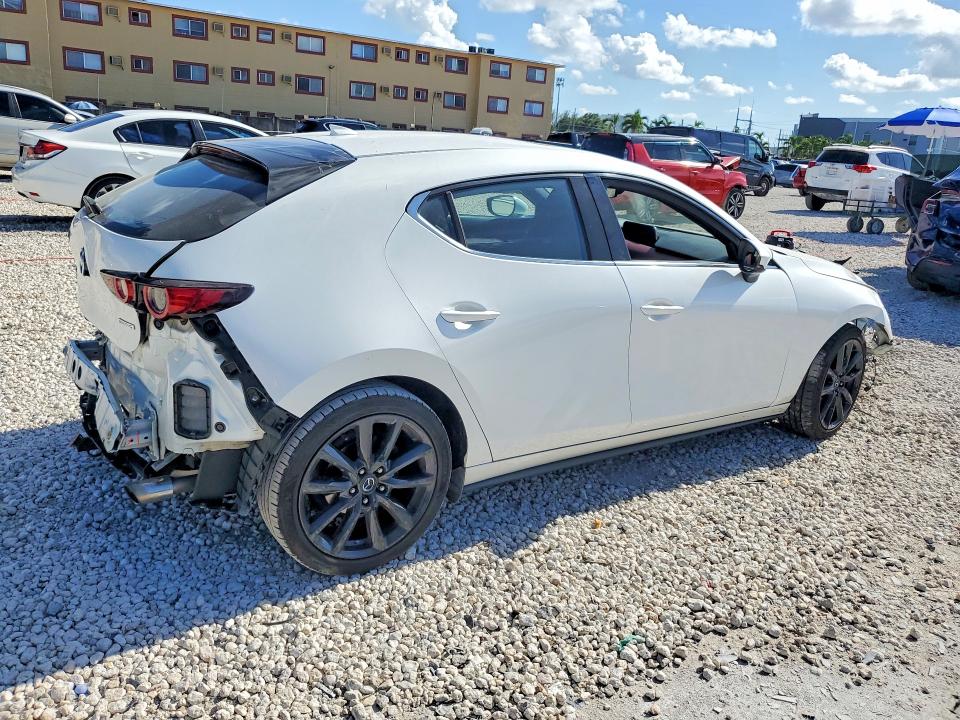 Photo 3 from auction – 2019 MAZDA 3 with VIN JM1BPBNM3K1124207