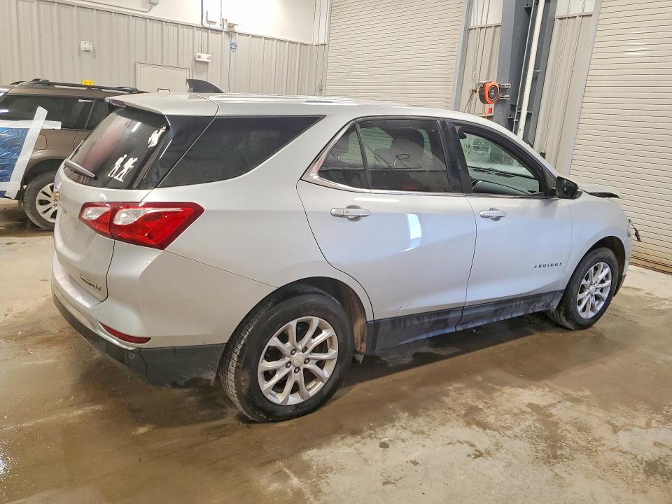 Фото 3 с аукциона – 2018 CHEVROLET EQUINOX с VIN 3GNAXJEV7JS550727