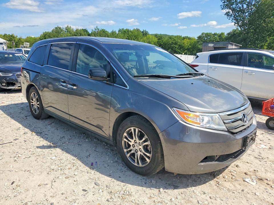 Photo 4 from auction – 2013 HONDA ODYSSEY with VIN 5FNRL5H63DB025793