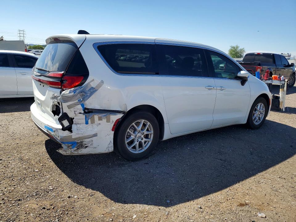Photo 3 from auction – 2023 CHRYSLER PACIFICA with VIN 2C4RC1BG8PR558659