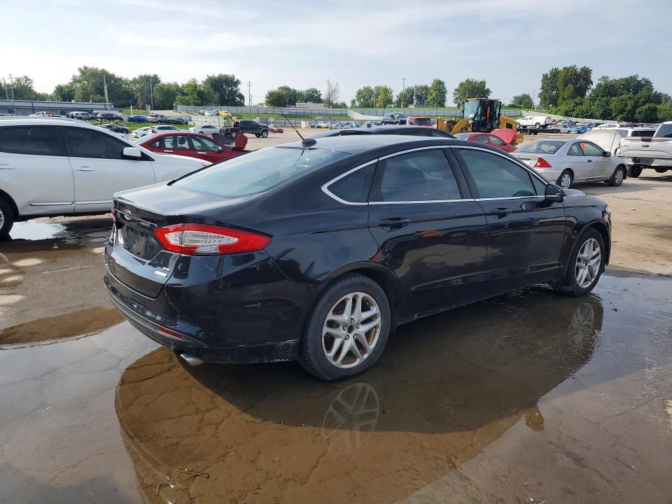 Photo 3 from auction – 2016 FORD FUSION with VIN 3FA6P0HD2GR198366