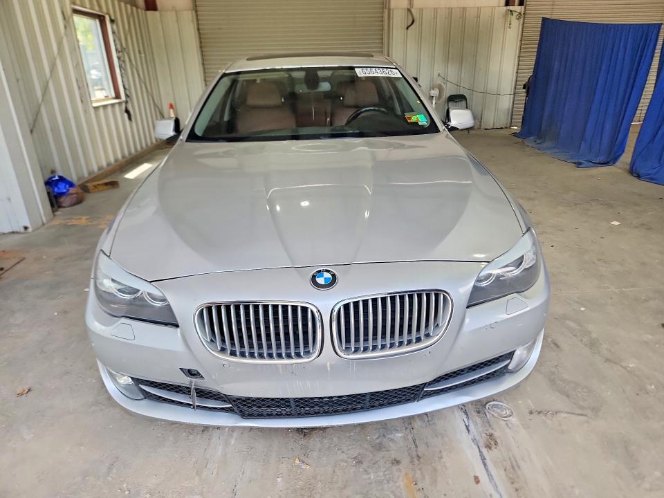 Photo 5 from auction – 2011 BMW 550 with VIN WBAFU9C55BC785351